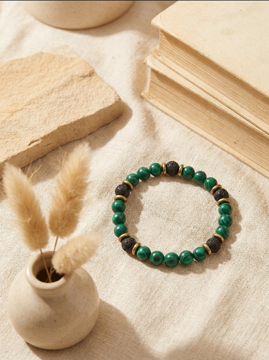 Moctavo Emerald Malachite & Lava Bead Bracelet – Green & Antique Gold